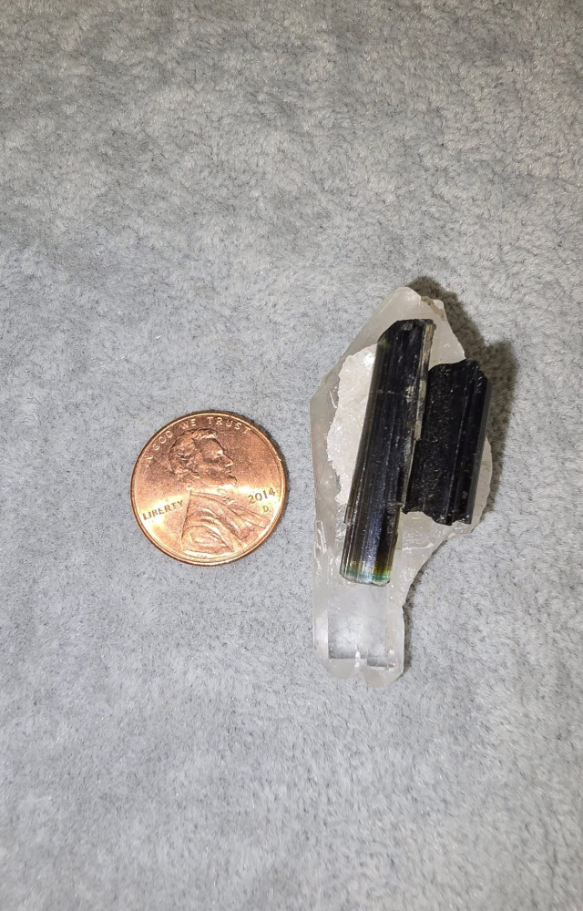 Faden Quartz With Green Tourmaline 4