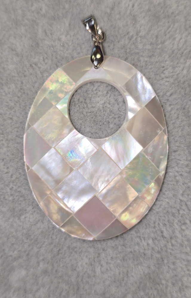 White Keyhole Oval Abalone Shell Pendant